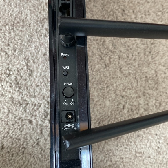 Netgear Wi-Fi Extender - Picture 4 of 8